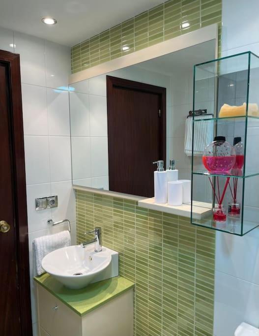 Apartamento Con Vistas Al Pilar Con Aparcamiento Privado 萨拉戈萨 外观 照片